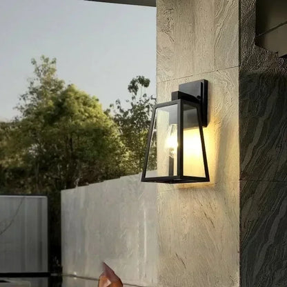Verona Outdoor Wall Lamp