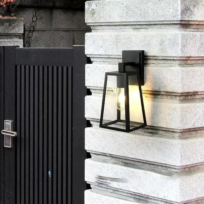 Verona Outdoor Wall Lamp