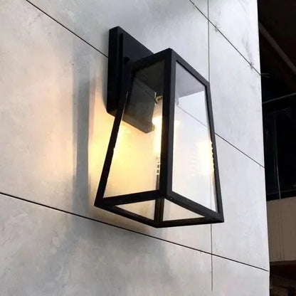 Verona Outdoor Wall Lamp