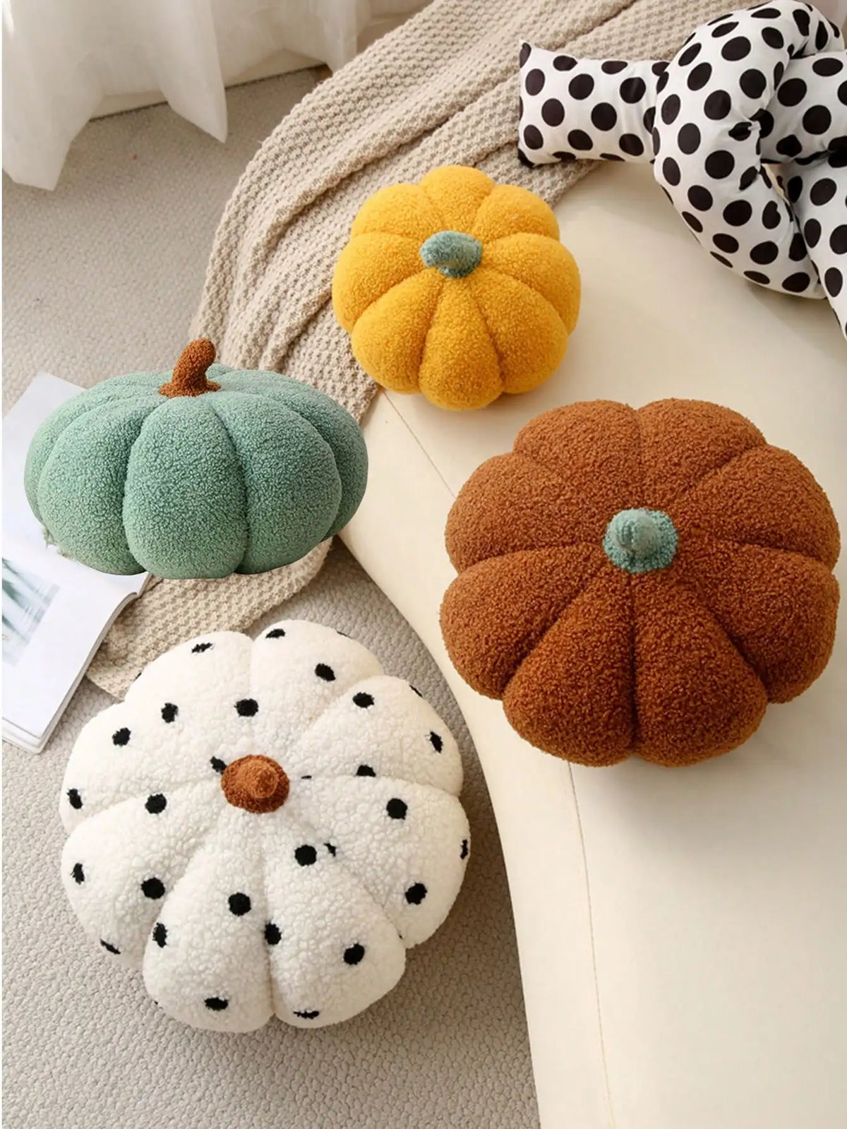 Pipkin Pumpkin Cushion - Small Knitted Ornament