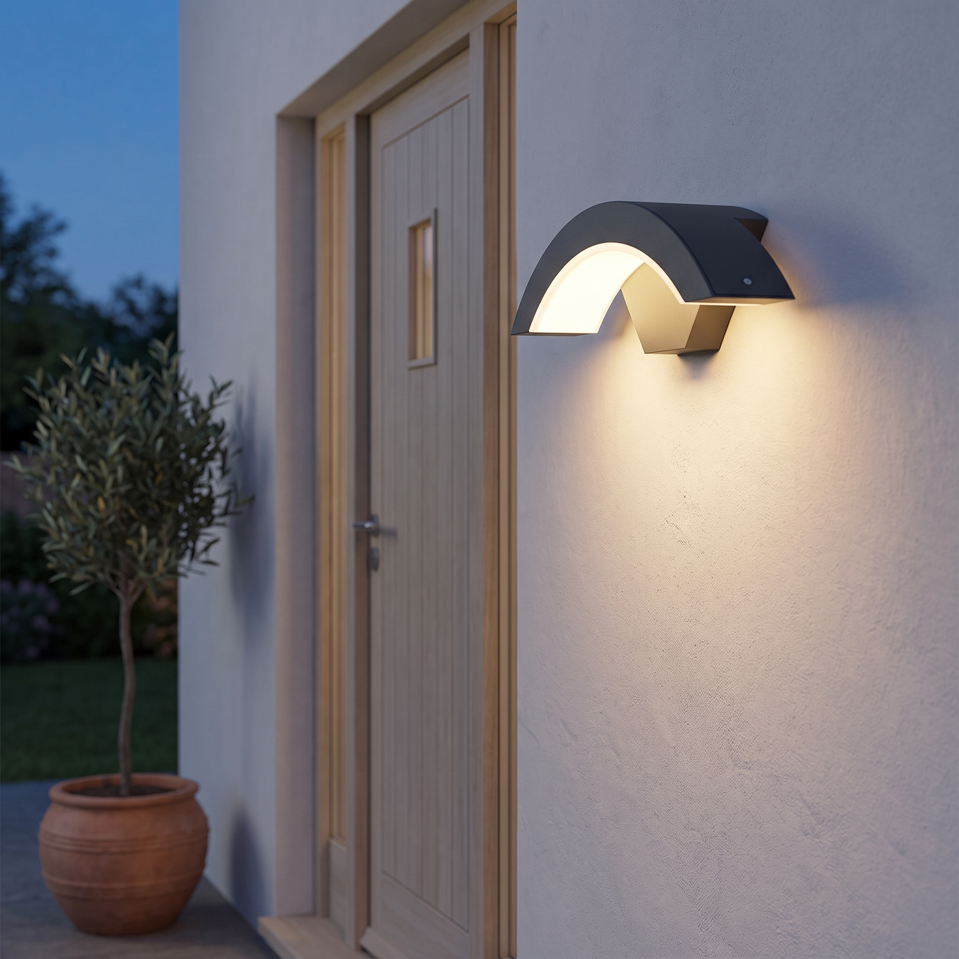 vandora-modern-outdoor-wall-light
