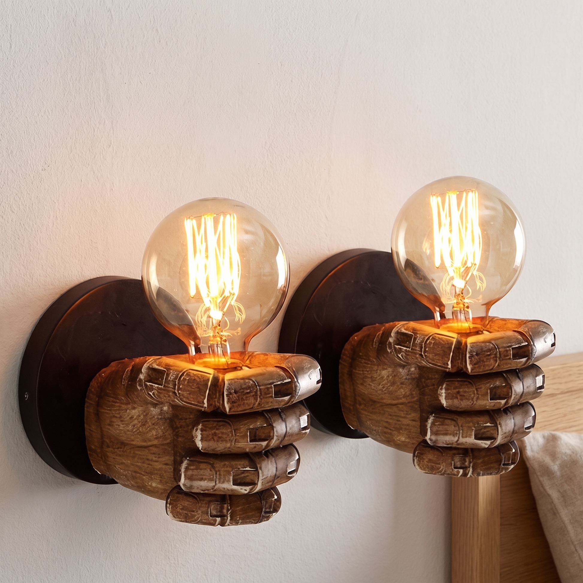vandora-industrial-hand-lamp