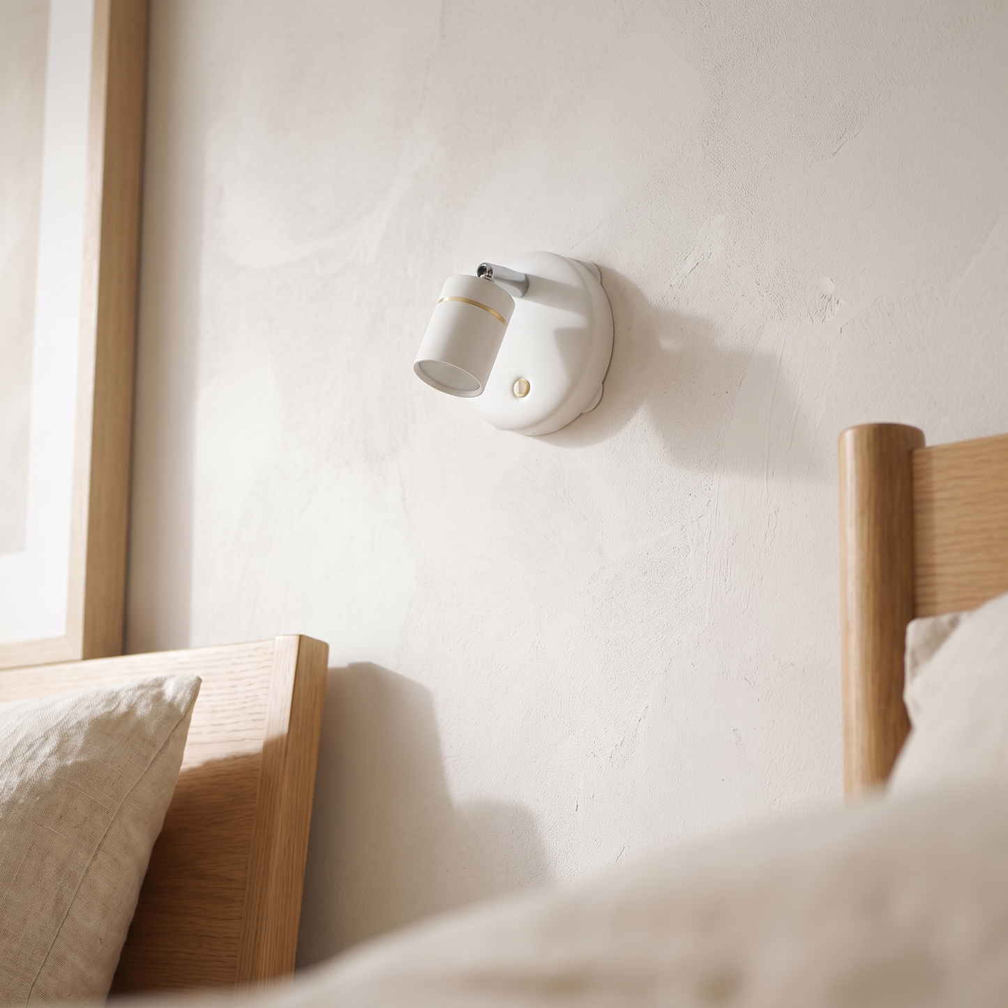 vandora-battery-operated-led-spotlight-sconce