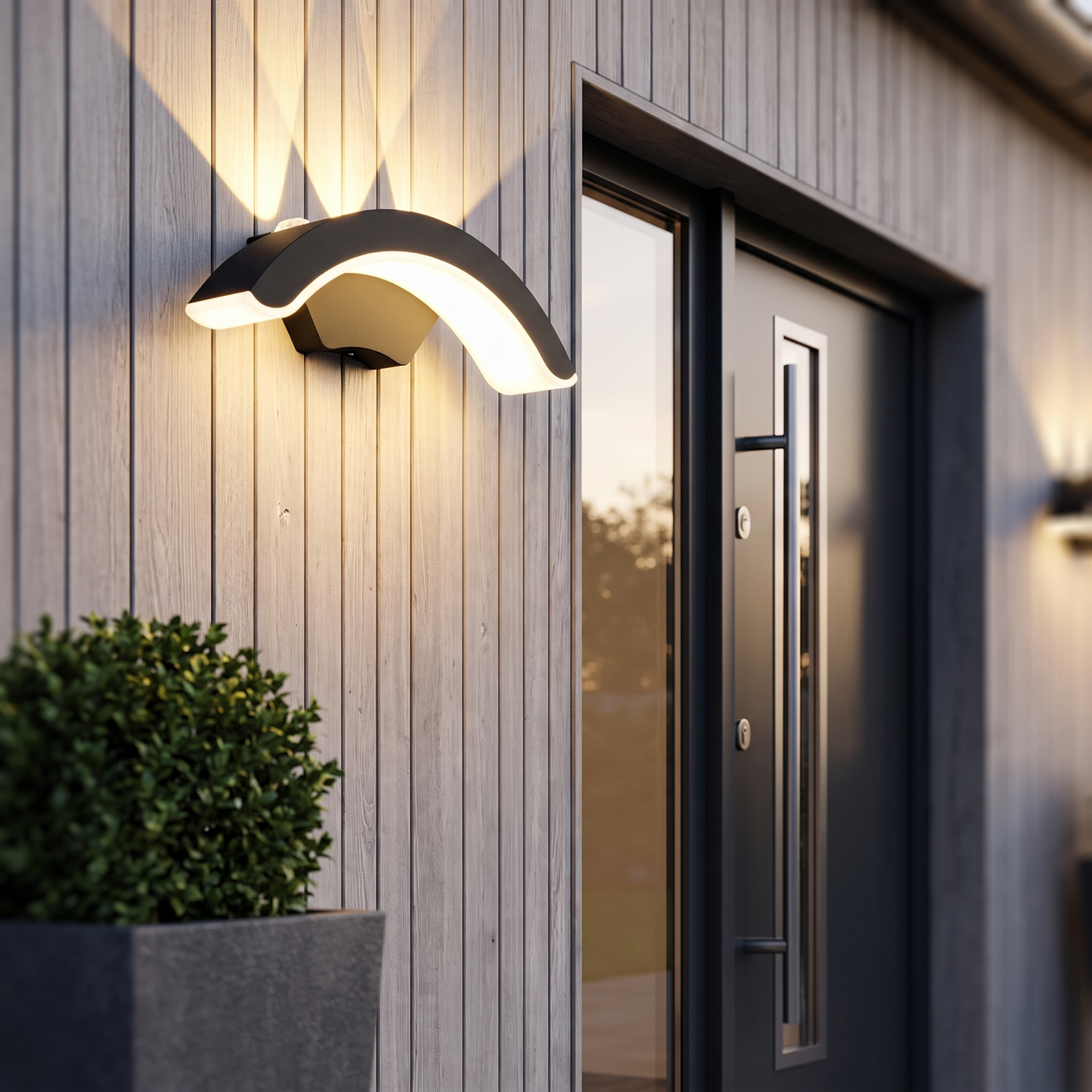 vandora-stormlite-outdoor-wall-light